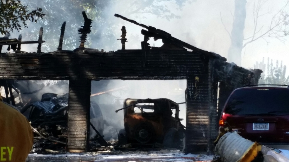 Crews battling garage and house fire in Sibley, IA KMEG