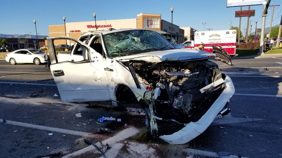2 critical, 4 minor condition after car crash in Davis County KUTV
