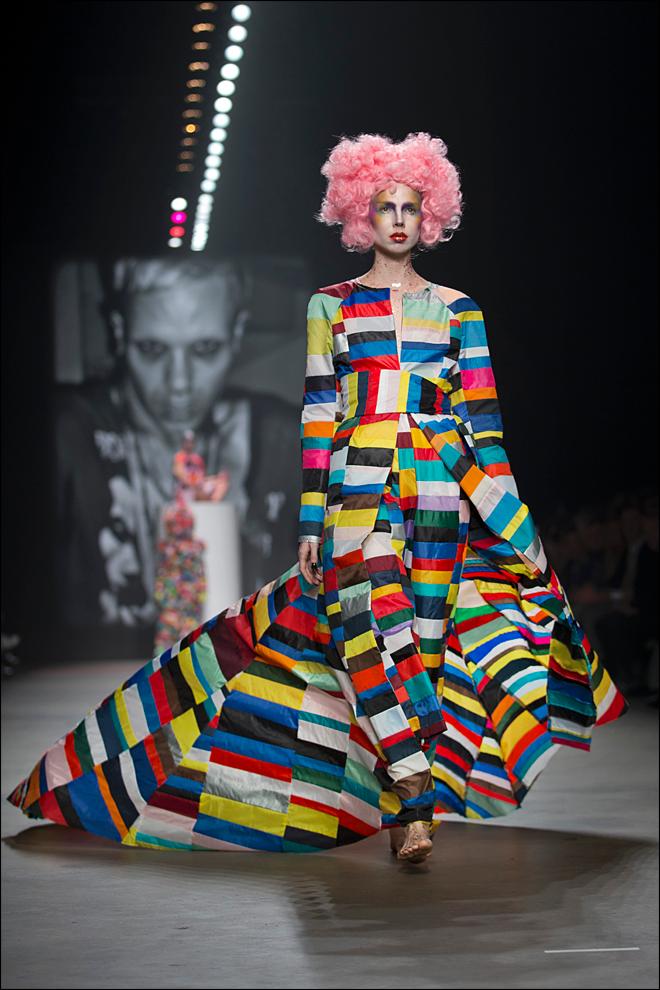 photos-outlandish-outfits-at-netherlands-fashion-week-kbak