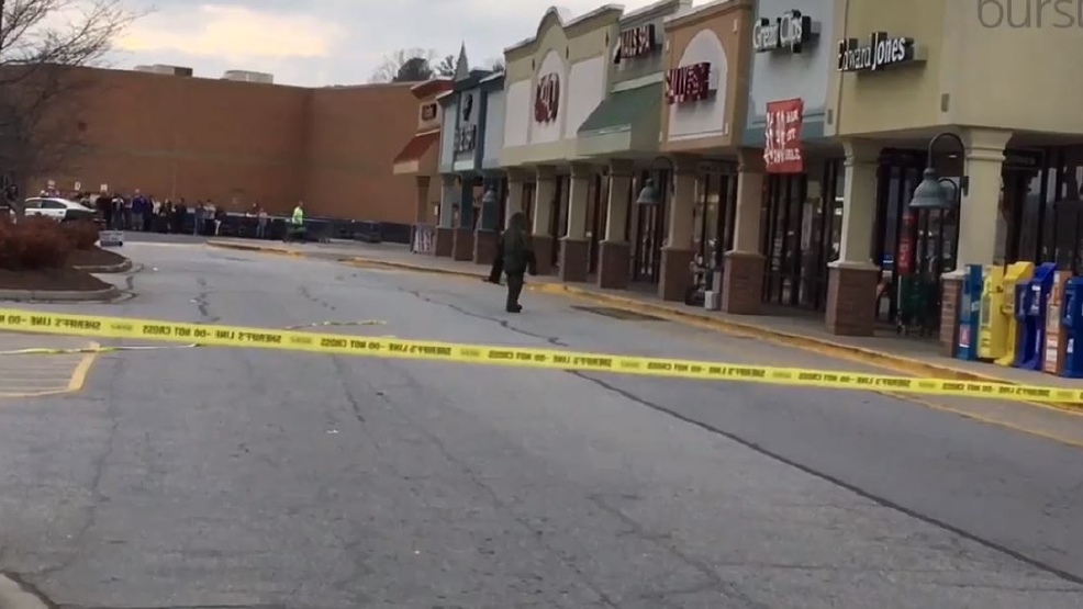 UPDATE Authorites say no bomb in suspicious package at Hendersonville