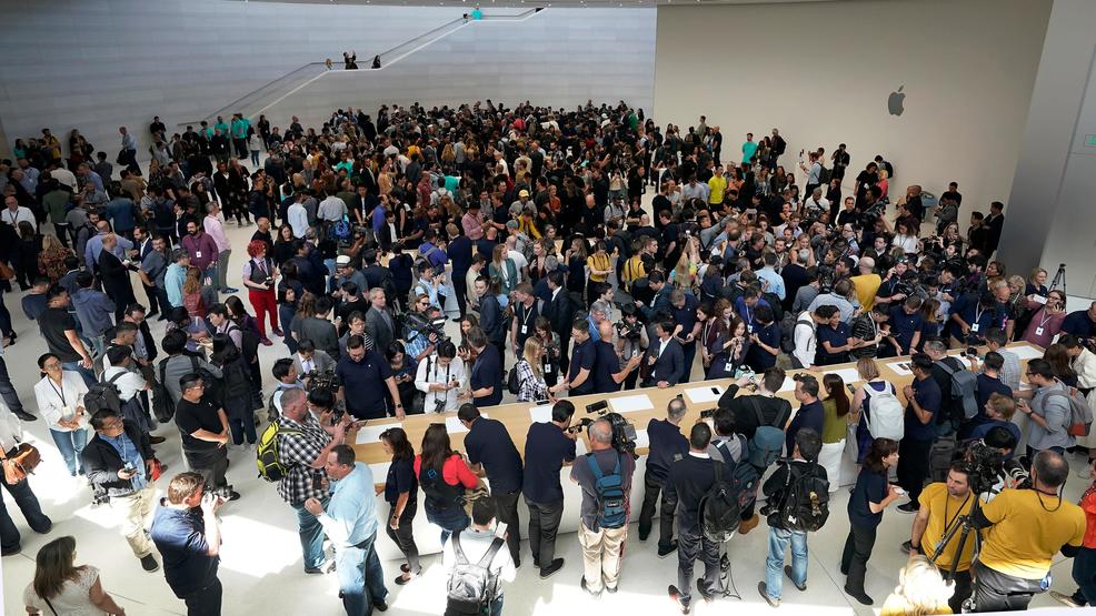 Apple Event AP19253736324200.jpg