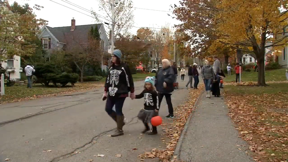 Small Town Holds Big Halloween Celebration | WGME