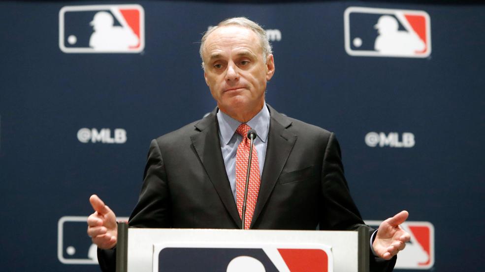 Owners Meeting Baseball AP19325703315422.jpg