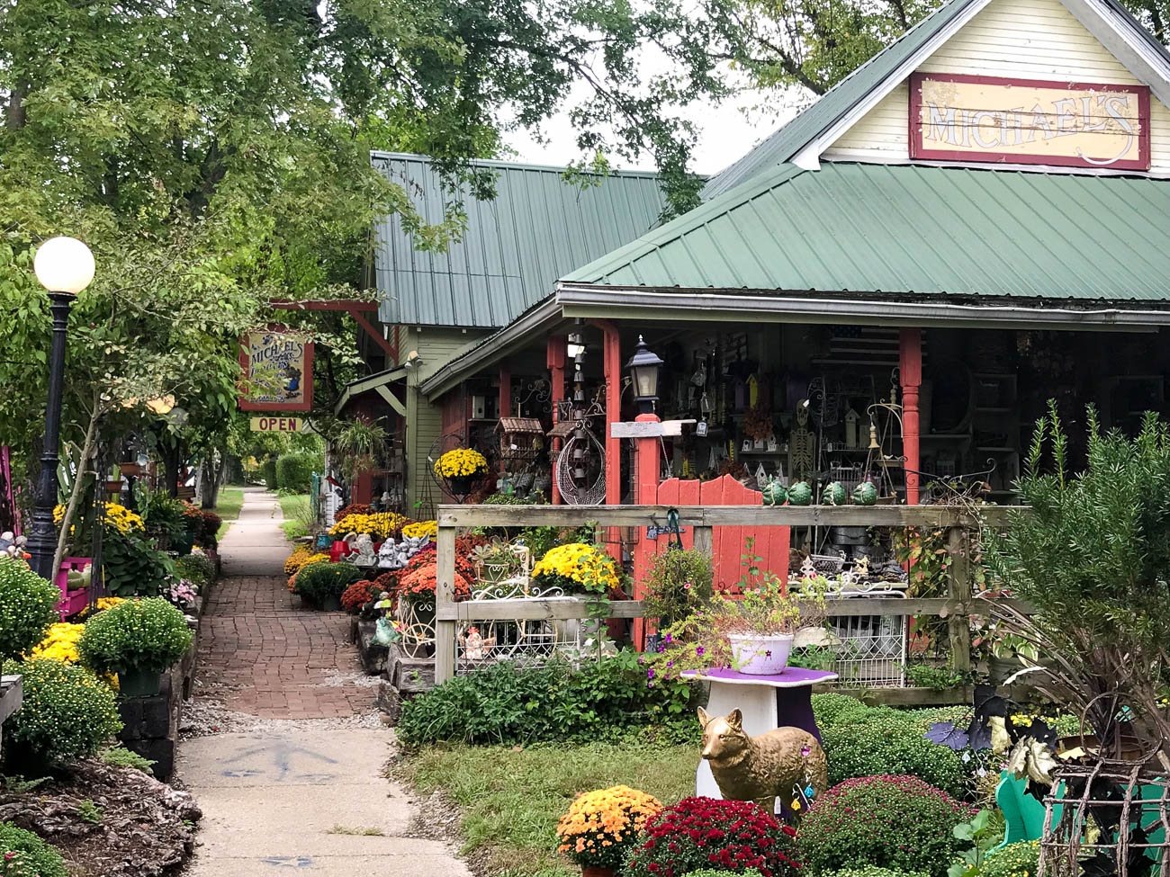 Nashville, Indiana Is a Cozy Fall Retreat That's Only Two Hours Away