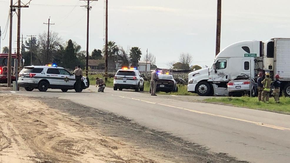 At least one dead in big rig crash in Selma KMPH