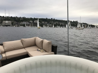 Next Level Alert You Can Rent A Floating Hot Tub On Lake